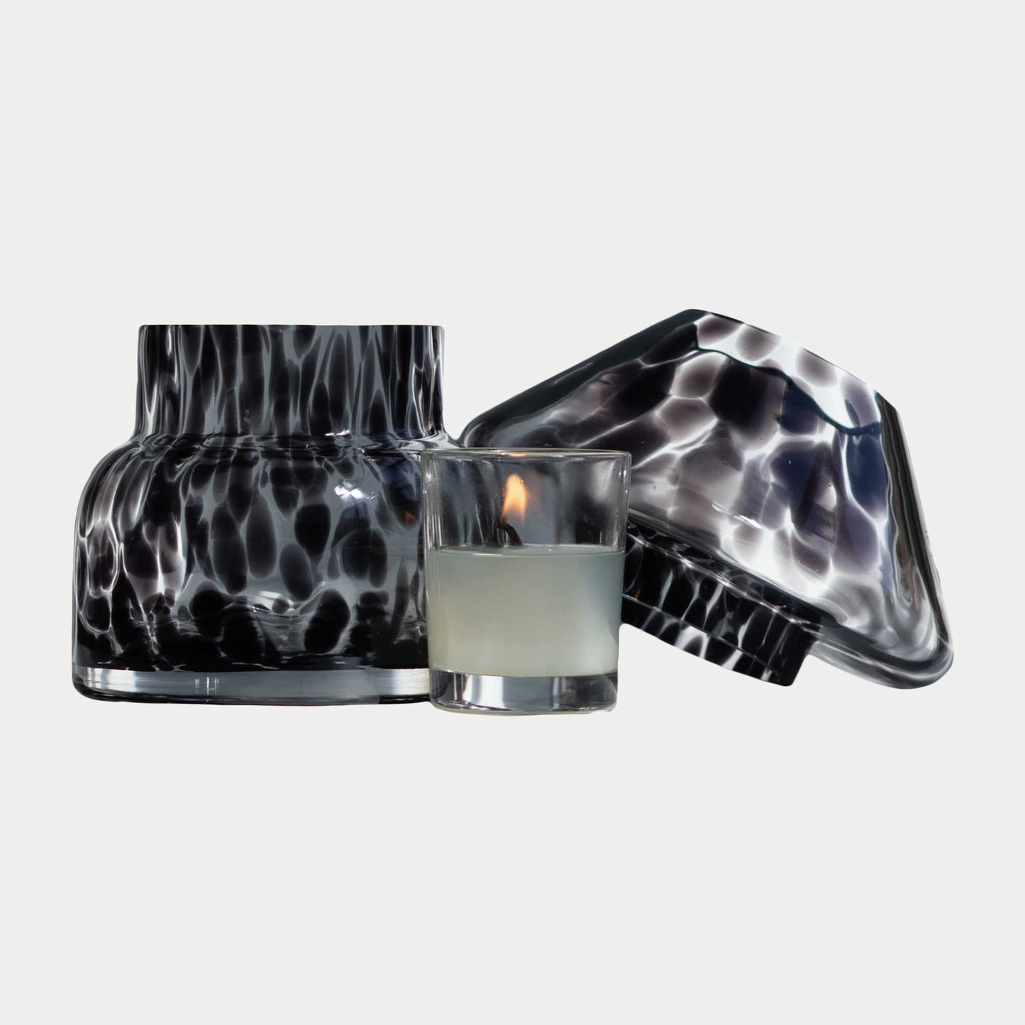 Nordic Noir refillable candle lamp set for minimalist decor fans